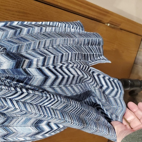 Whbm knit cold shoulder long sleeve variegated blue long length sweater top - Picture 5 of 9